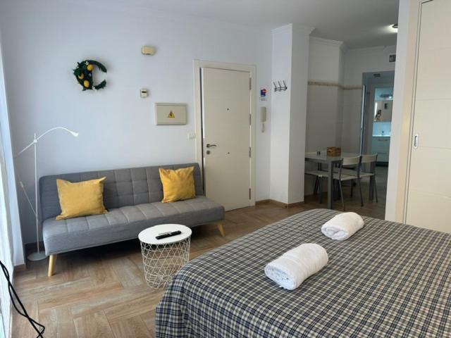 Citrus Suite By Alhaurin Loft City Center อาเลาริน เดลา ตอร์เร ภายนอก รูปภาพ